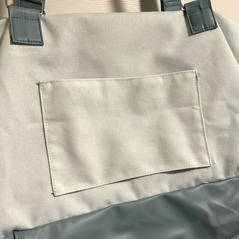 Weekender Bag - Picture 3 of 13